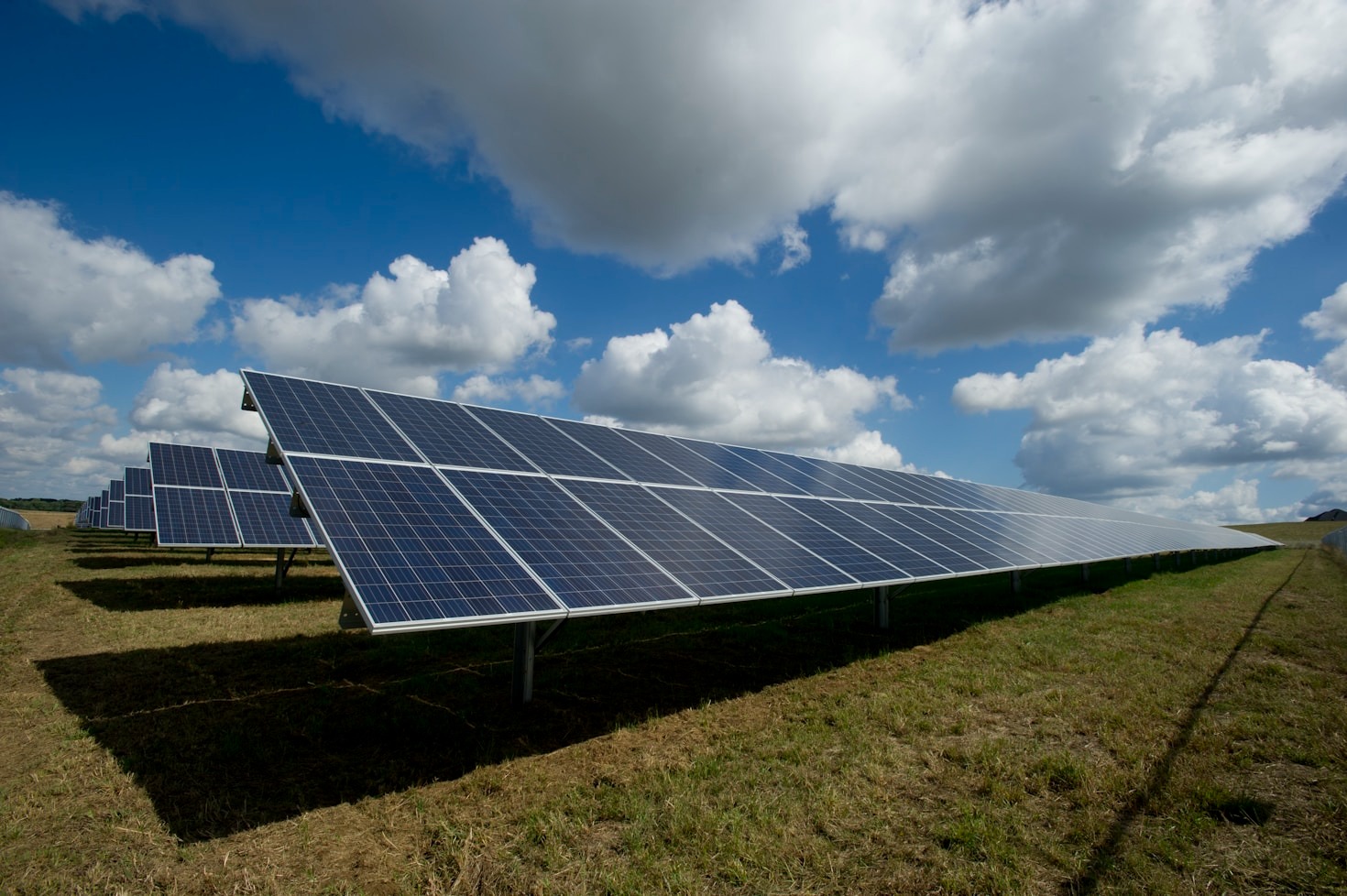 Como economizar com sistemas fotovoltaicos